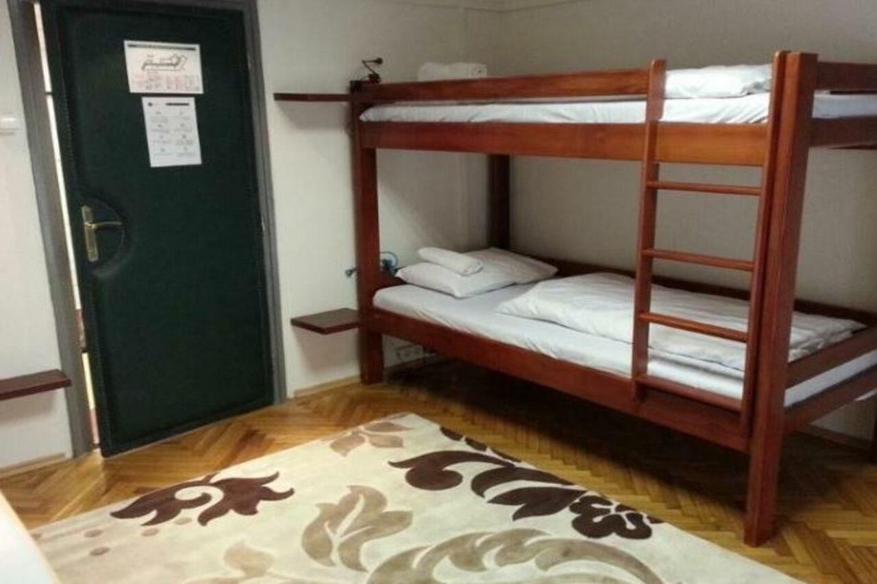 Walking Bed Budapest Hostel Exteriör bild