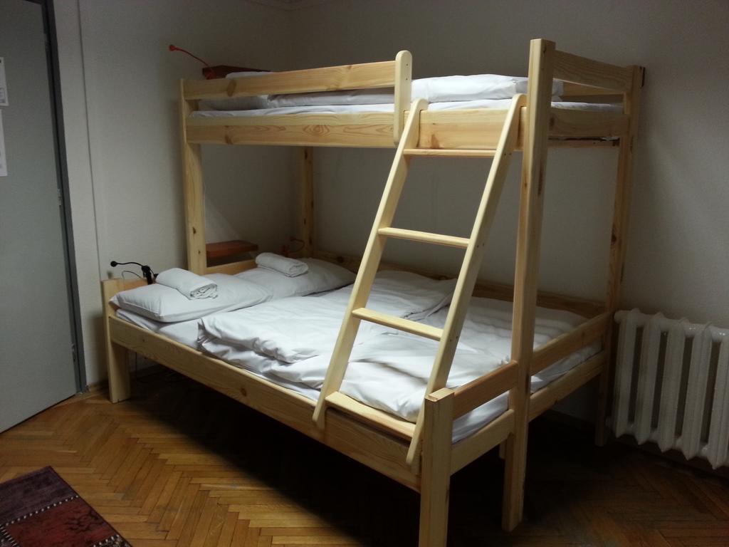 Walking Bed Budapest Hostel Rum bild