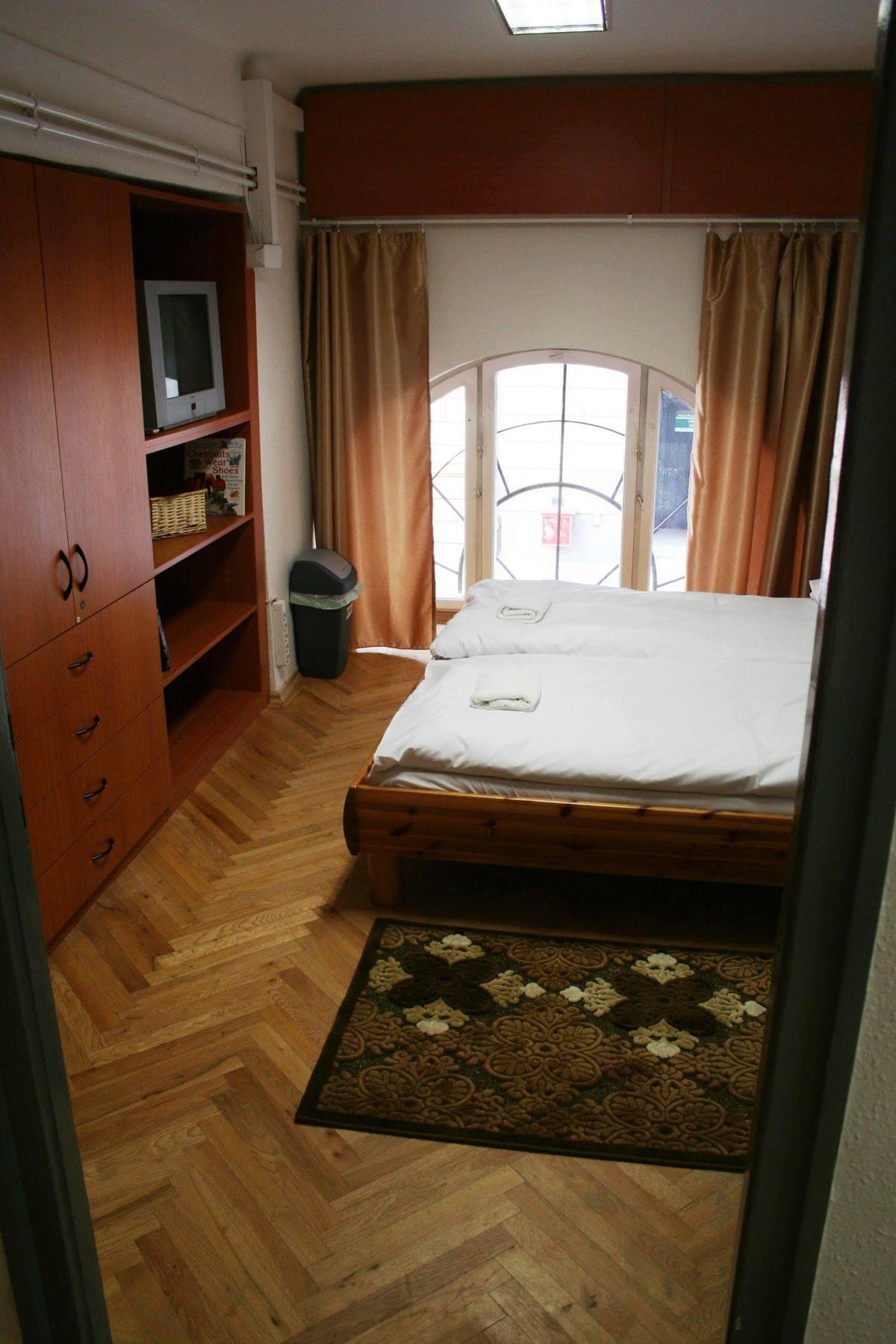 Walking Bed Budapest Hostel Exteriör bild